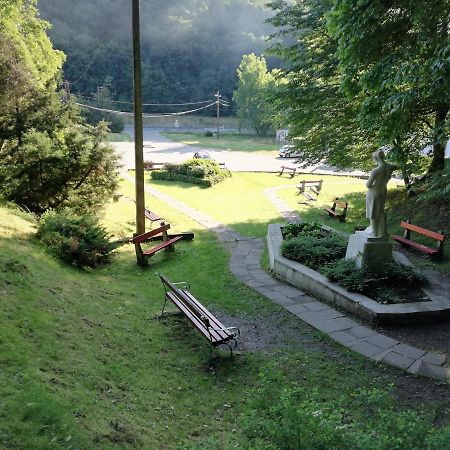 Parva Foresta Daire Miskolc Dış mekan fotoğraf