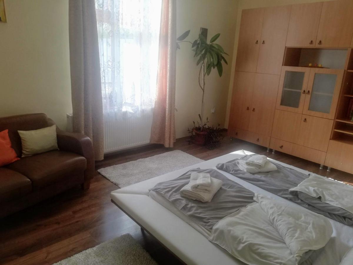 Parva Foresta Daire Miskolc Dış mekan fotoğraf